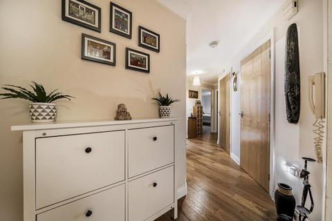 2 bedroom flat for sale, Sunbury-on-Thames,  Surrey,  TW16