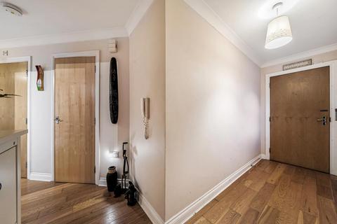 2 bedroom flat for sale, Sunbury-on-Thames,  Surrey,  TW16