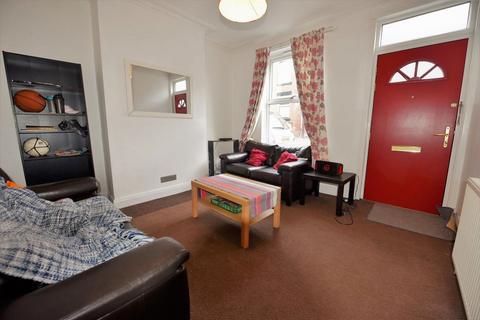 2 bedroom house to rent, Chiswick Terrace