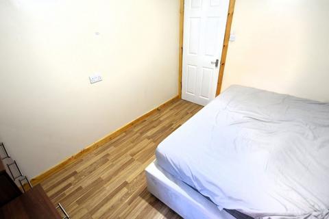 1 bedroom flat to rent, Midland Road