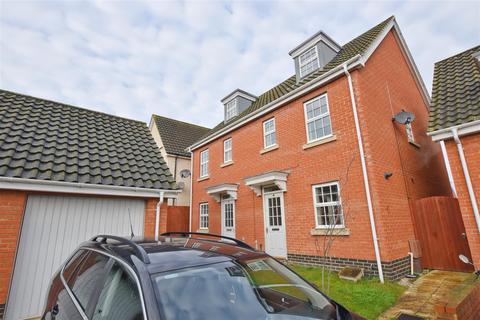 3 bedroom semi-detached house to rent, Bishy Barnebee Way, Norwich