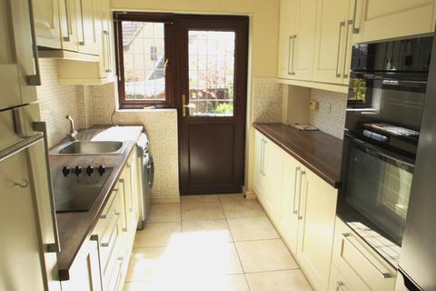 3 bedroom detached house to rent, Ennismore Green, Wigmore, Luton, LU2