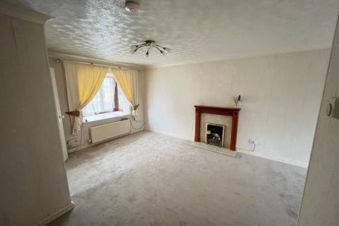 3 bedroom detached house to rent, Ennismore Green, Wigmore, Luton, LU2