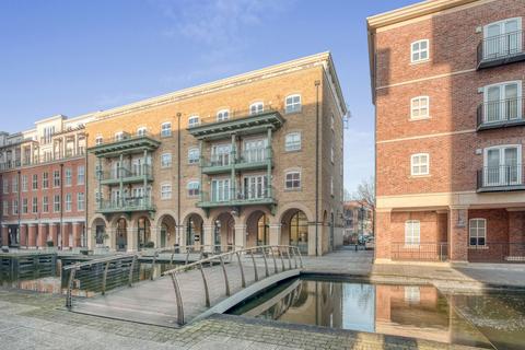 2 bedroom flat for sale, Vista Heights, Waterside, Shirley, Solihull, B90 1UE