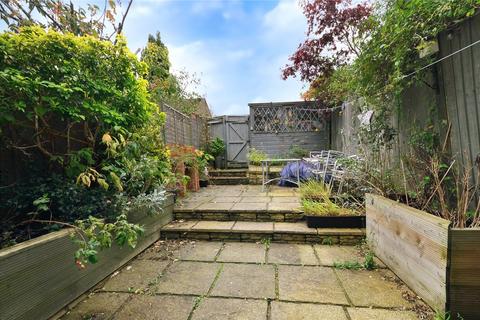 78 Estcots Drive, East Grinstead, RH19 3DB