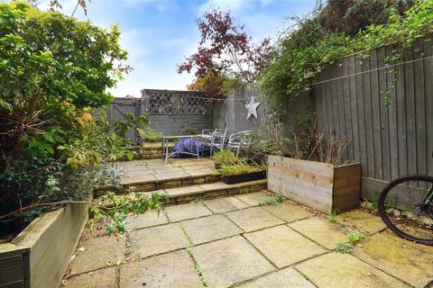 78 Estcots Drive, East Grinstead, RH19 3DB