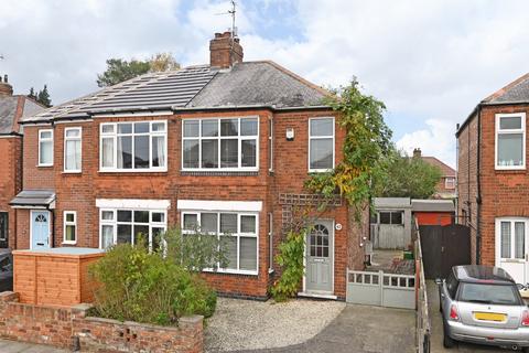 2 bedroom semi-detached house to rent, Lilac Avenue, York, YO10