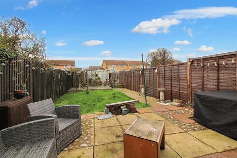 3 bedroom terraced house for sale, Weedon Road, Aylesbury