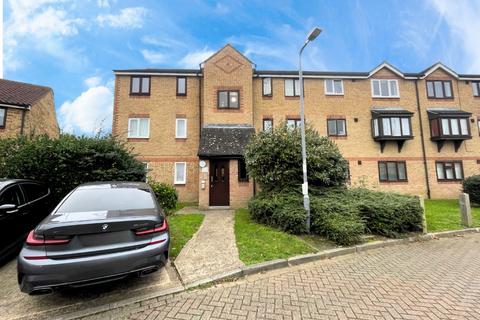 1 bedroom flat to rent, Danbury Crescent, South Ockendon, Essex, RM15