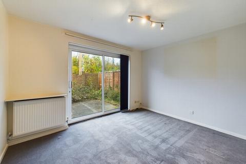 1 bedroom flat for sale, Gordon Close, Haywards Heath, RH16