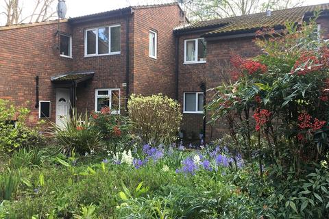 1 bedroom ground floor maisonette to rent, Wilford Close, Northwood HA6