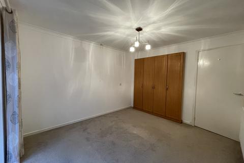 1 bedroom ground floor maisonette to rent, Wilford Close, Northwood HA6