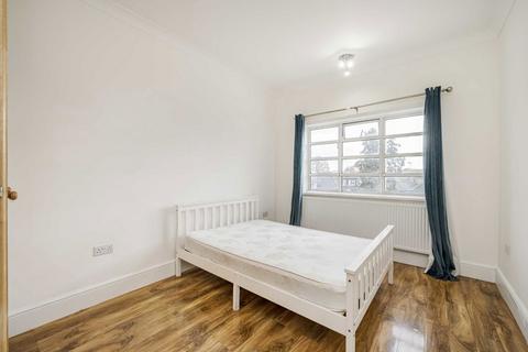 3 bedroom flat for sale, London Road, Isleworth TW7