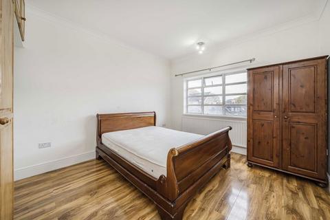 3 bedroom flat for sale, London Road, Isleworth TW7