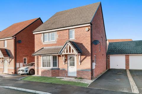 4 bedroom detached house for sale, Swallows Close, Bromsgrove, B61 0FP