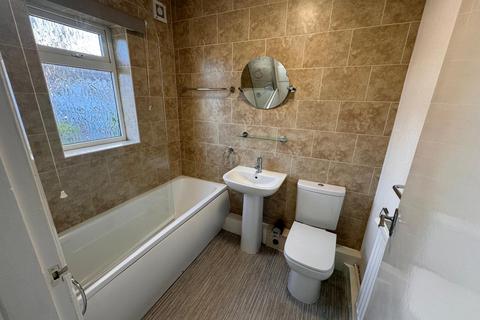 2 bedroom flat to rent, Valley Drive, Ilkley, West Yorkshire, UK, LS29