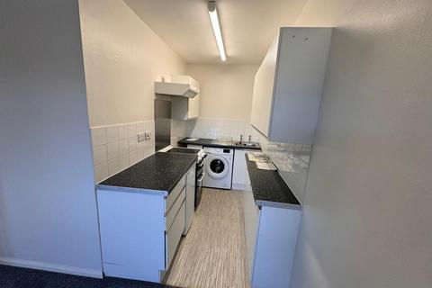 2 bedroom flat to rent, Valley Drive, Ilkley, West Yorkshire, UK, LS29