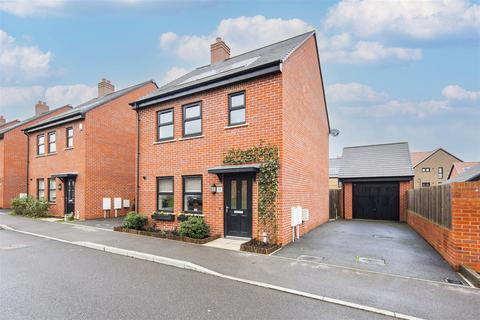 3 bedroom detached house for sale, Hilder Street, West Malling ME19