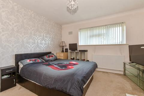 1 bedroom flat for sale, Rettendon View, Wickford, Essex