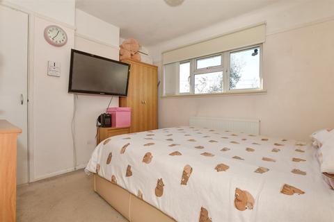 1 bedroom flat for sale, Rettendon View, Wickford, Essex