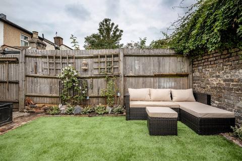 15 Cliffe Road, South Croydon, CR2 6PQ