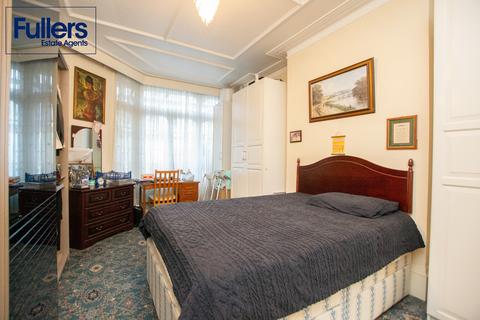 1 bedroom ground floor flat for sale, Caversham Avenue, London N13