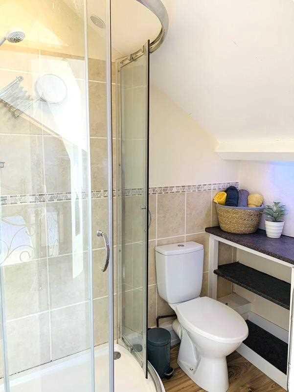 En suite shower room
