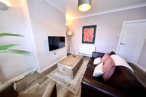 2 bedroom end of terrace house for sale, Exmouth Street, Hull