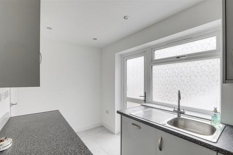 33 Mickledon Close, The Meadows, Nottingham, NG2 1LE