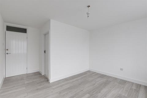 33 Mickledon Close, The Meadows, Nottingham, NG2 1LE