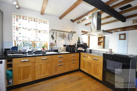 2 bedroom detached house to rent, Lodge Lane, Norwich NR6