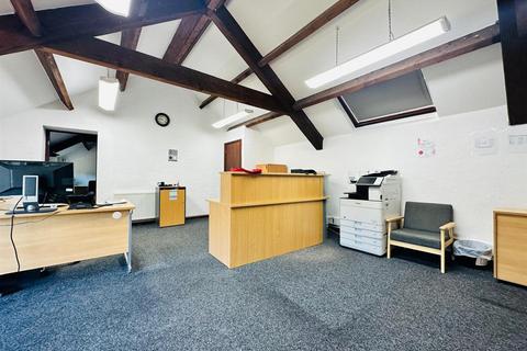 Office to rent, Post Hill, Tiverton EX16