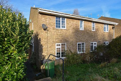 2 bedroom semi-detached house to rent, Robert Tressell Close, Hastings TN34