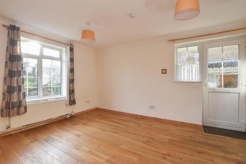 2 bedroom semi-detached house to rent, Robert Tressell Close, Hastings TN34