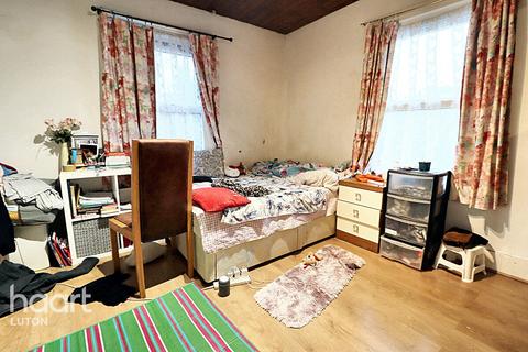1 Edward Street, Luton, LU2 0NF
