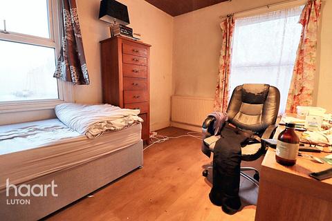 1 Edward Street, Luton, LU2 0NF