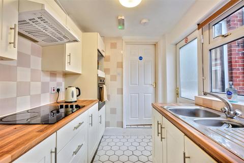 3 bedroom terraced house for sale, Thyra Grove, Beeston, Nottingham