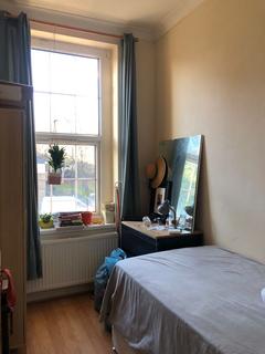 2 bedroom flat to rent, Lawrie Park Road, London SE26