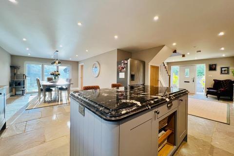 4 bedroom detached house for sale, Stumble Lane, Kingsnorth