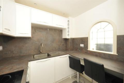 1 bedroom flat to rent, Kings Lodge Pembroke Road, Ruislip  HA4