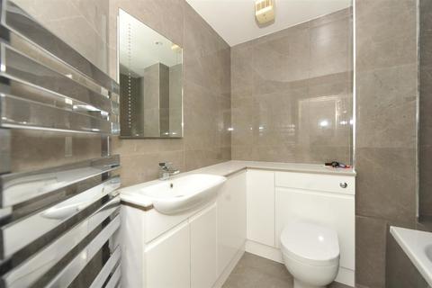 1 bedroom flat to rent, Kings Lodge Pembroke Road, Ruislip  HA4