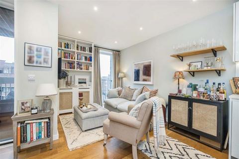 1 bedroom flat for sale, Lucan Path, London N1