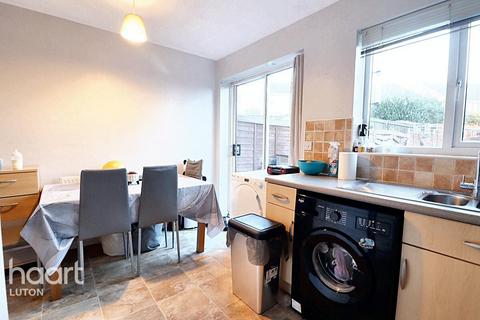 2 bedroom terraced house for sale, Dunraven Avenue, Luton