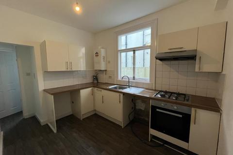 1 bedroom flat to rent, Hughenden Road, Hastings TN34 1TE