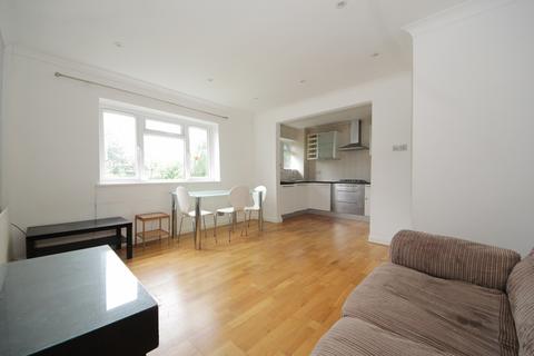 2 bedroom maisonette to rent, Cromwell Close, N2