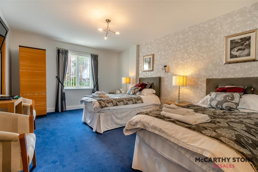 8626184-interior12.jpg