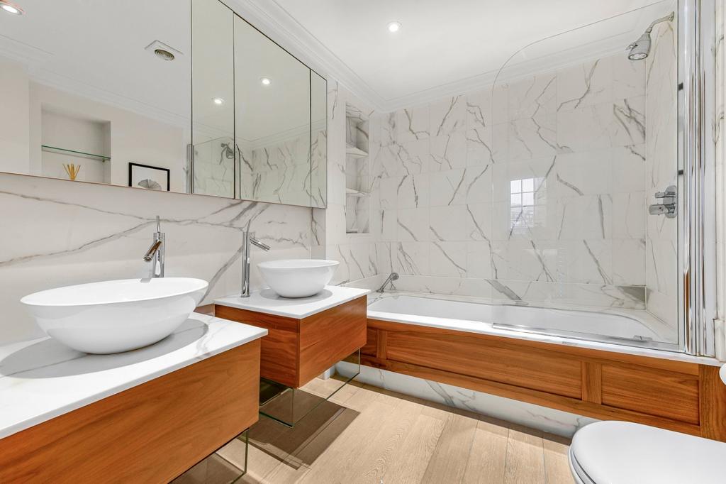 Ensutie Bathroom