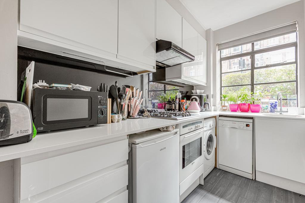 Apartment in London - View 3
