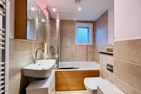 17 Edgar Close, Kings Hill, West Malling, ME19 4JE