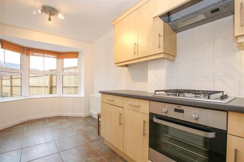 2 bedroom end of terrace house to rent, Arncott Way, Aylesbury HP19